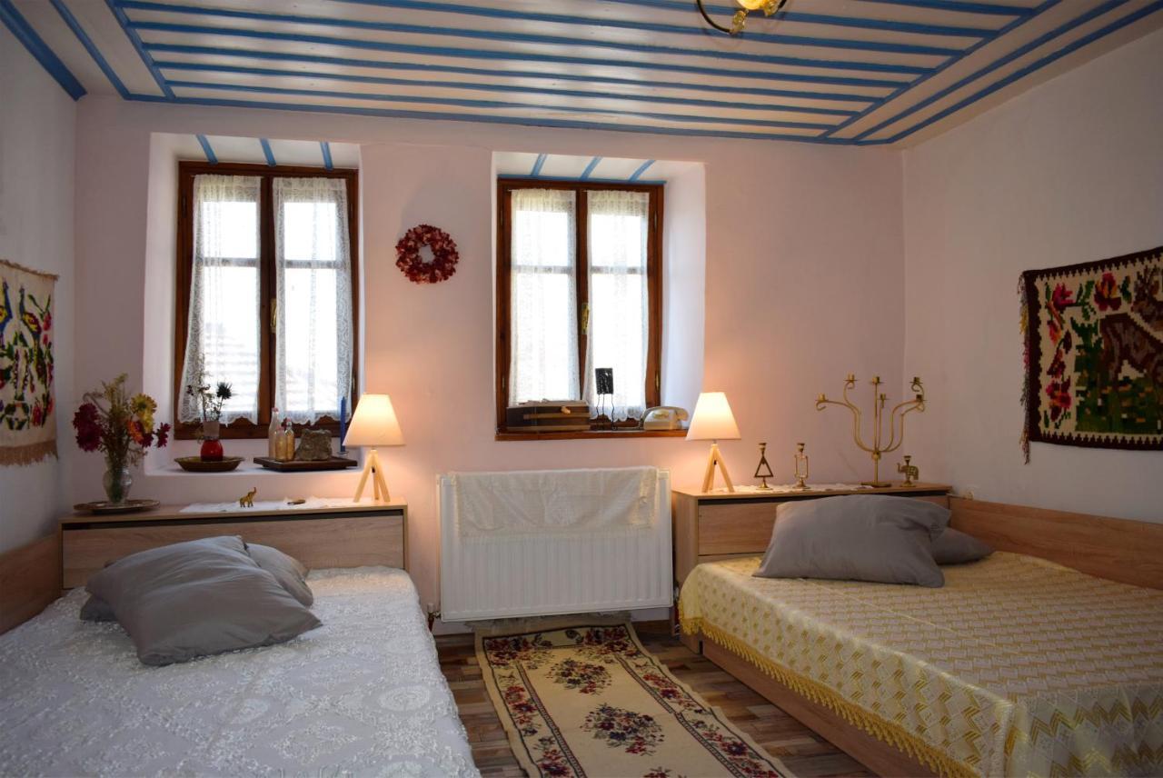 Villa Renovated Old Manor House With Yard Arnaía Esterno foto