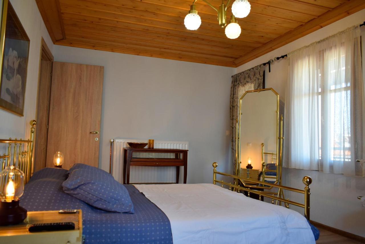 Villa Renovated Old Manor House With Yard Arnaía Esterno foto