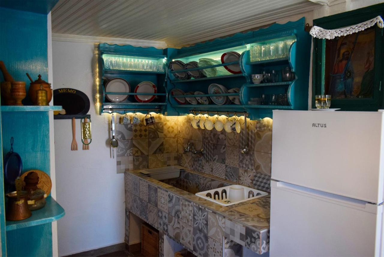 Villa Renovated Old Manor House With Yard Arnaía Esterno foto