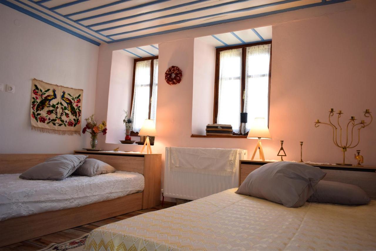 Villa Renovated Old Manor House With Yard Arnaía Esterno foto