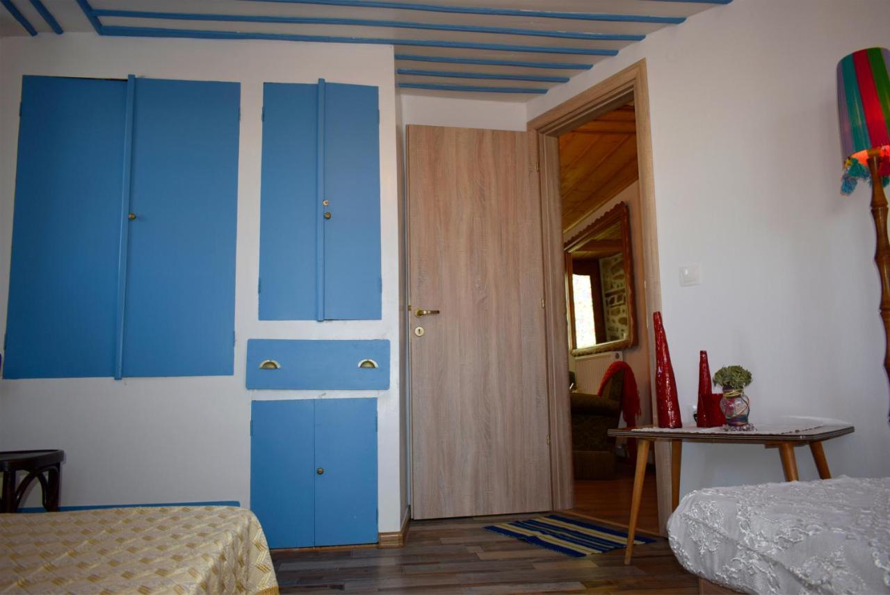 Villa Renovated Old Manor House With Yard Arnaía Esterno foto