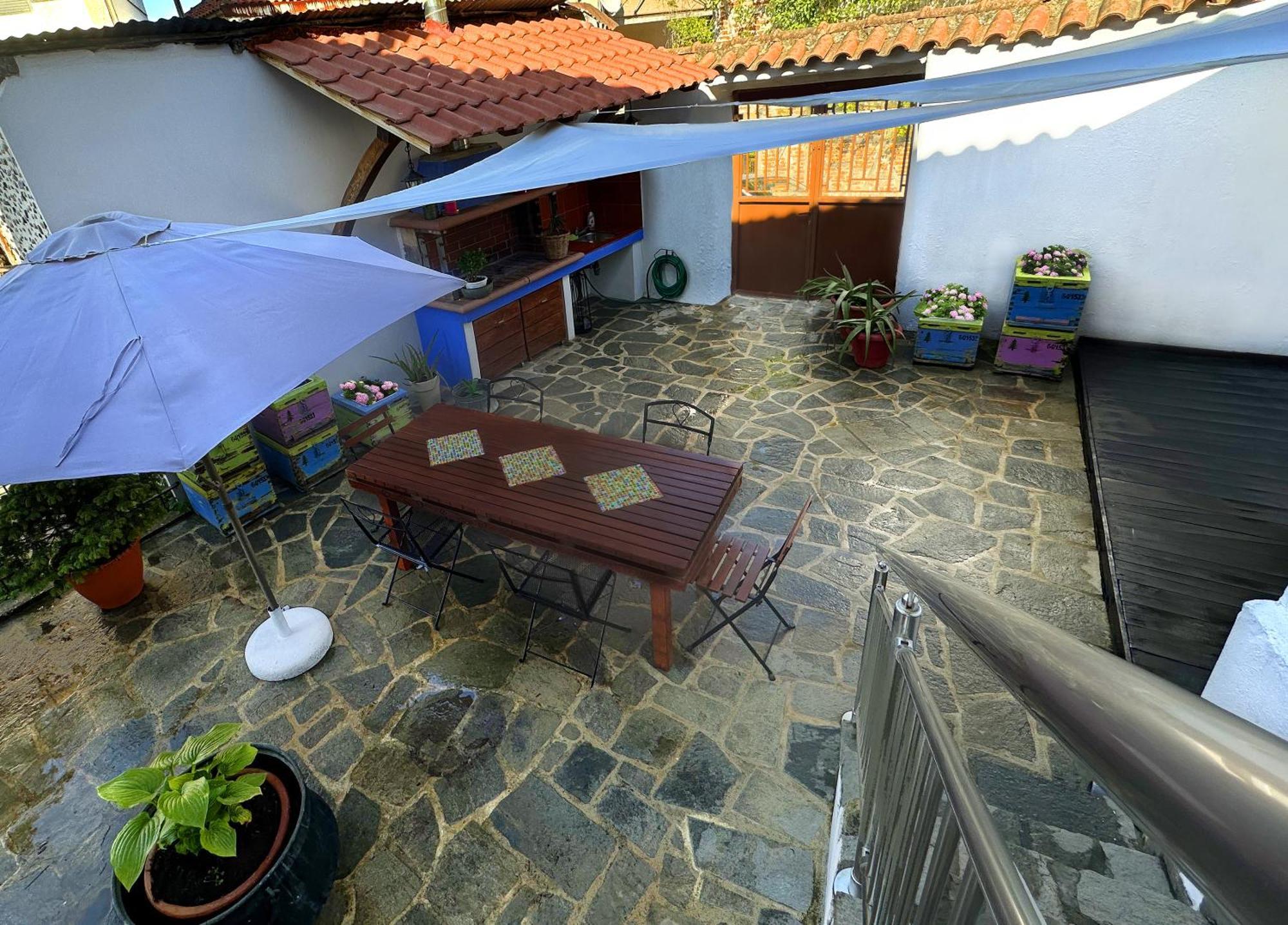 Villa Renovated Old Manor House With Yard Arnaía Esterno foto