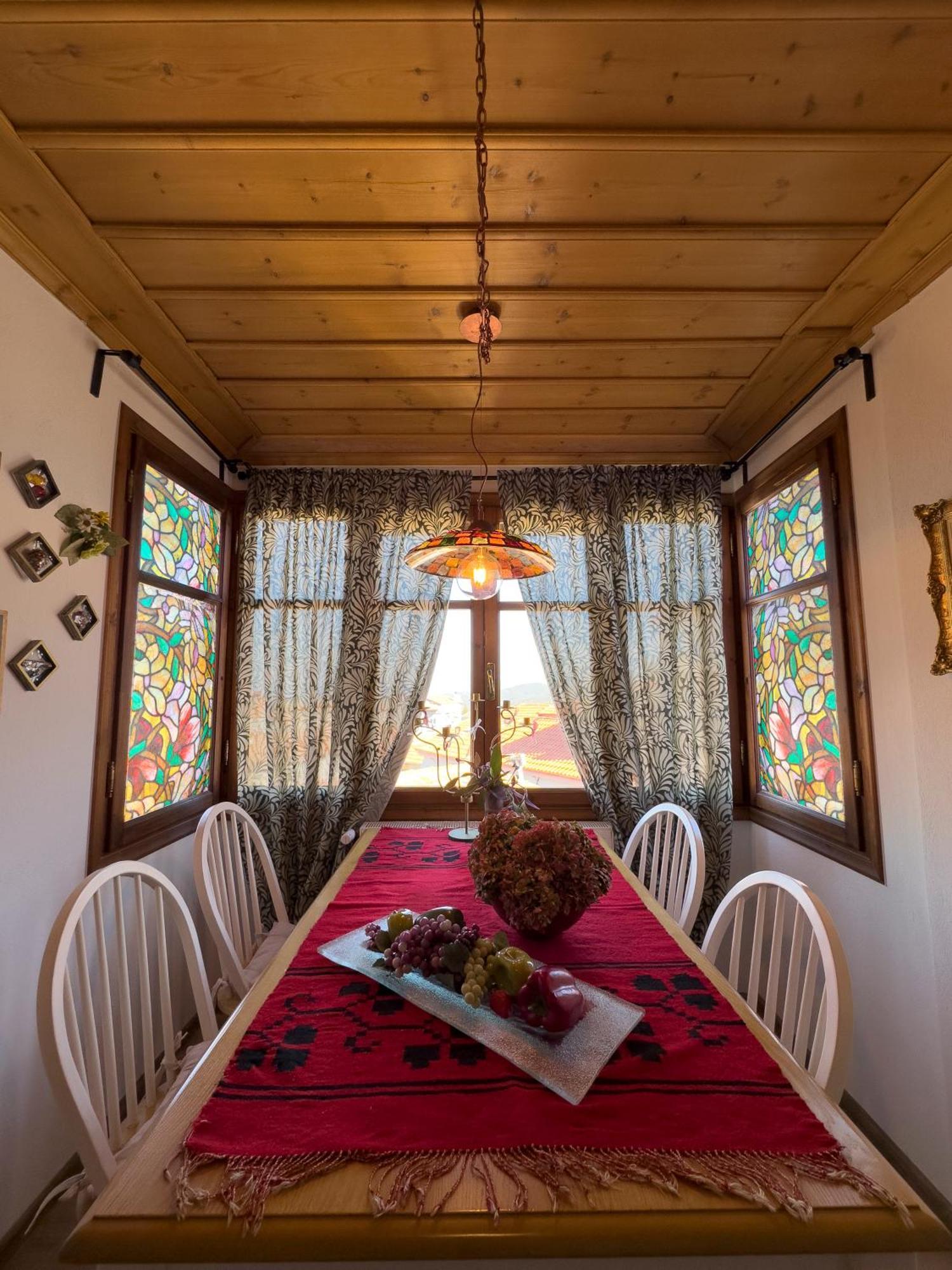 Villa Renovated Old Manor House With Yard Arnaía Esterno foto