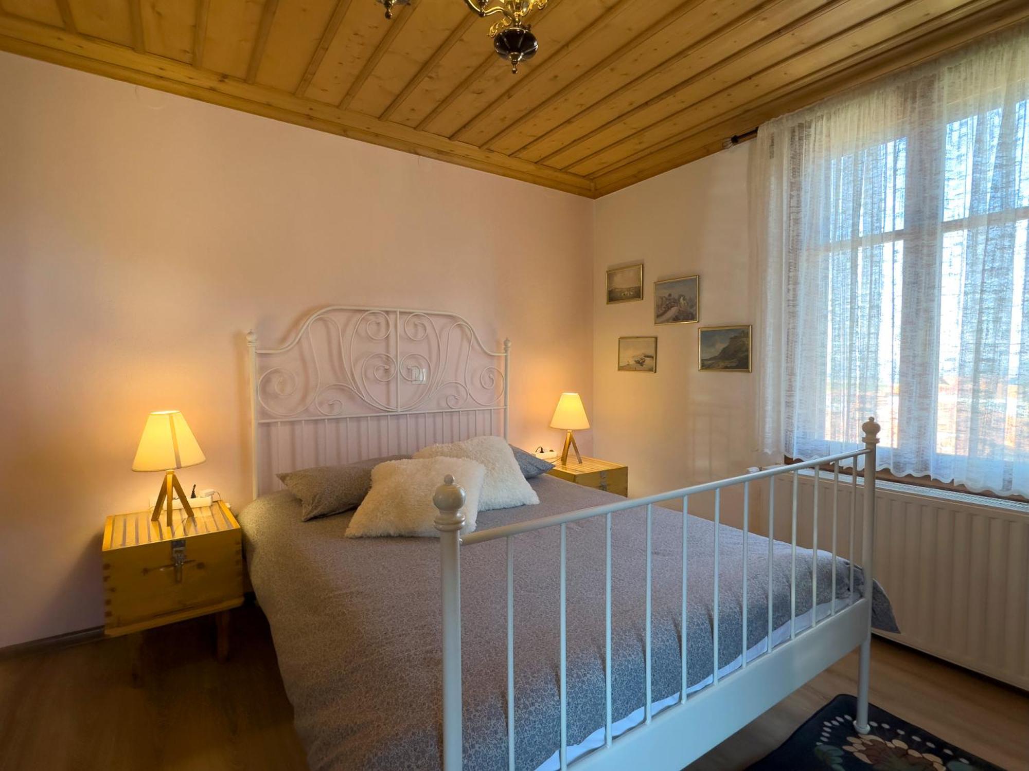 Villa Renovated Old Manor House With Yard Arnaía Esterno foto