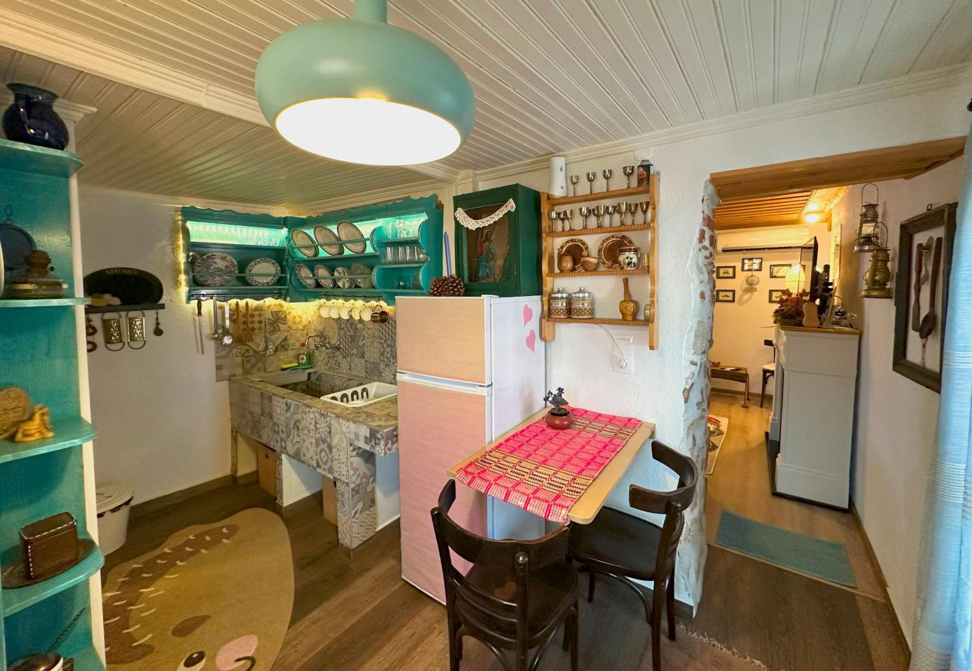 Villa Renovated Old Manor House With Yard Arnaía Esterno foto