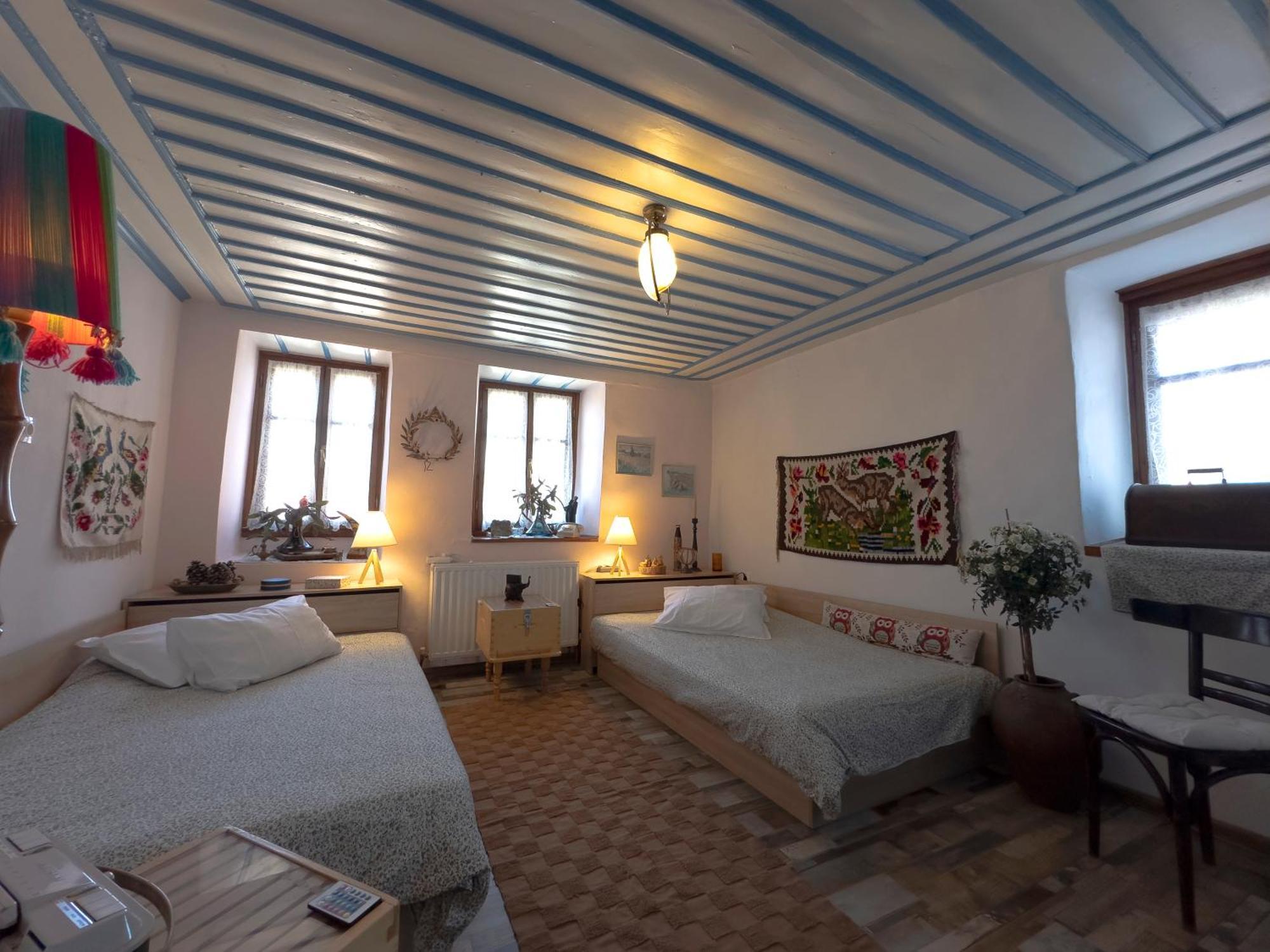 Villa Renovated Old Manor House With Yard Arnaía Esterno foto