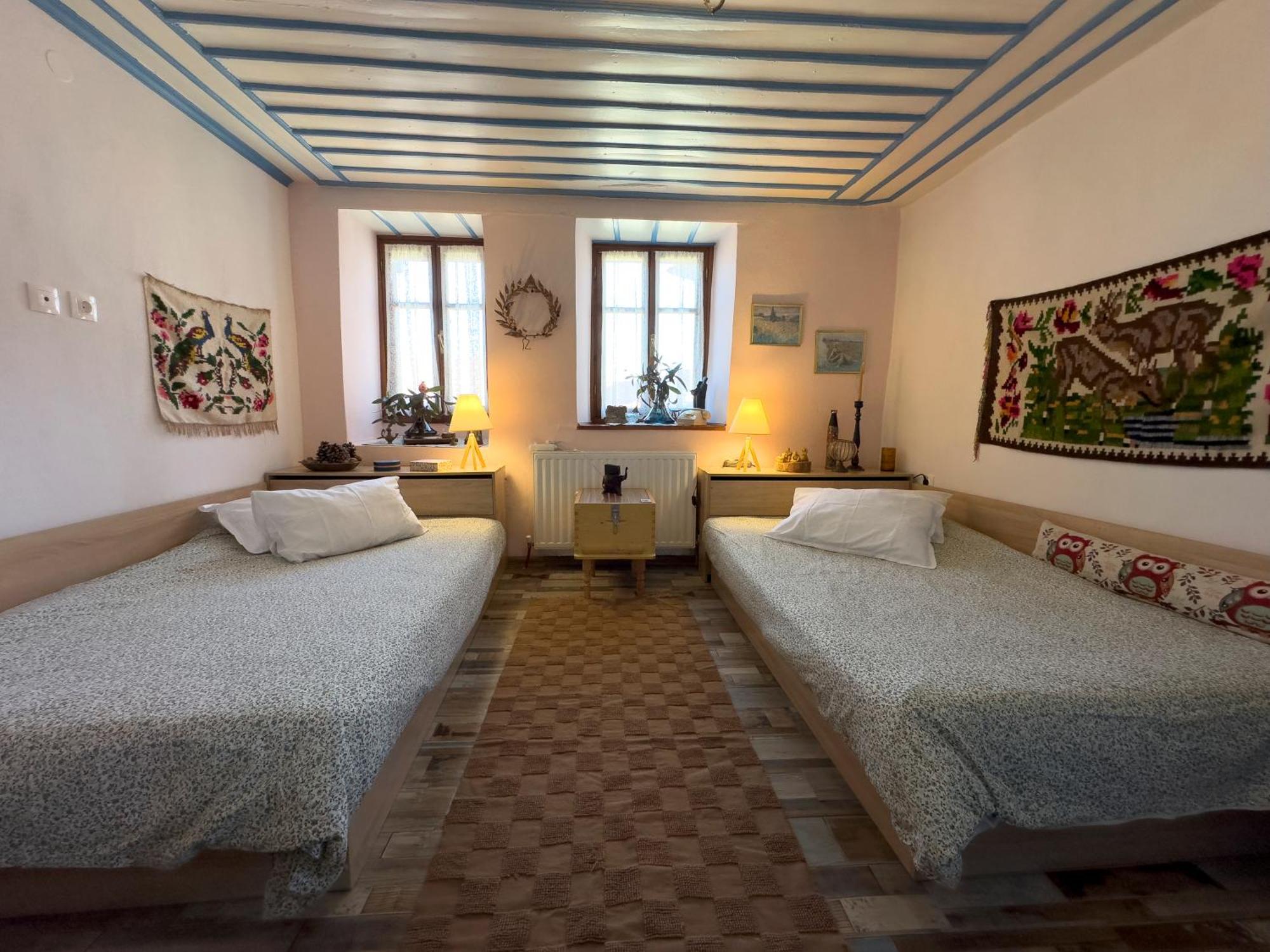 Villa Renovated Old Manor House With Yard Arnaía Esterno foto